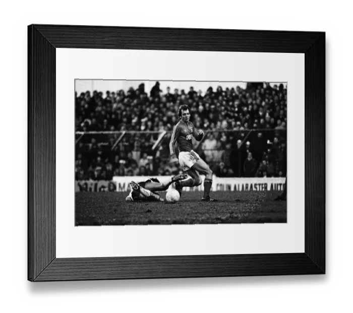 Framed Print : Tottenham Hotspur v Ipswich Town league match at White Hart Lane January 1984 Framed Print : Tottenham Hotspur v Ipswich Town league match at White Hart Lane January 1984