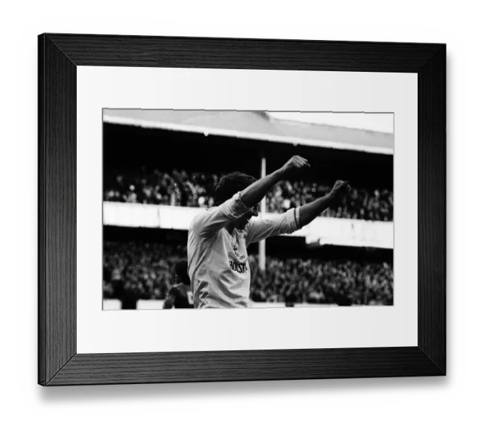 Framed Print : Tottenham Hotspur v Ipswich Town league match at White Hart Lane January 1984 Framed Print : Tottenham Hotspur v Ipswich Town league match at White Hart Lane January 1984