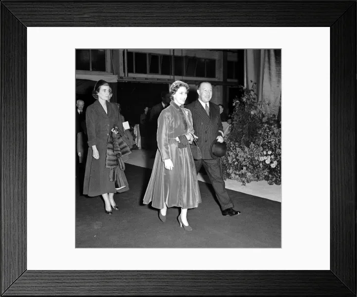 Framed Print : Princess Margaret Oct 1954 walking along the quay with Mr. R. P