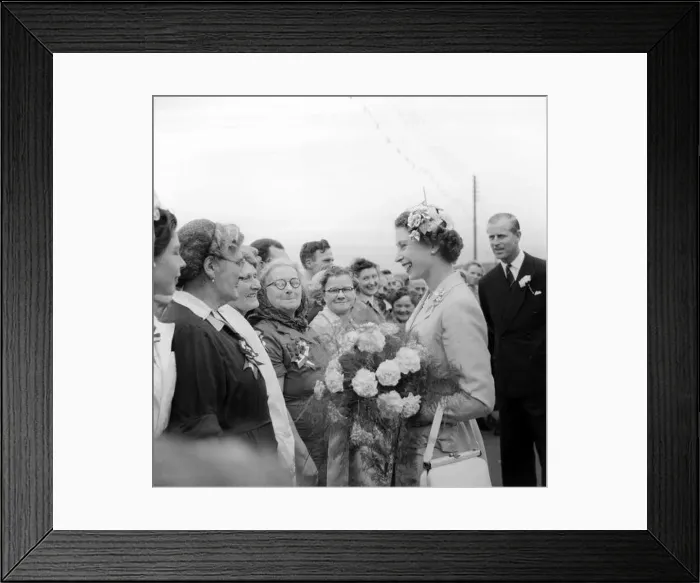 : Queen Elizabeth chats with fisher Women at Peel Isle of man with Prince Philip Duke of : Queen Elizabeth chats with fisher Women at Peel Isle of man with Prince Philip Duke of