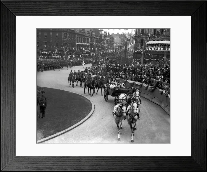Framed Print : King George V opens Parliament for Northern Ireland, Jun 1921 in Belfast Framed Print : King George V opens Parliament for Northern Ireland, Jun 1921 in Belfast