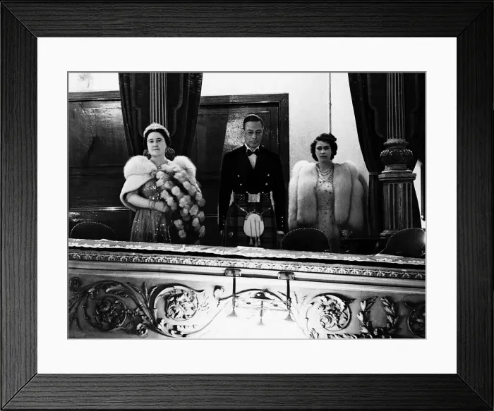 Framed Print : Elizabeth Queen Mother at the theatre with George VI and Princess Elizabeth 2nd