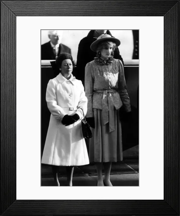 Framed Print : Princess Diana and Princess Margaret await the arrival of Queen Beatrix Framed Print : Princess Diana and Princess Margaret await the arrival of Queen Beatrix