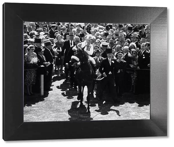 Parthia with Harry Carr jockey wins Derby at Epsom - 1959 led by owner Sir Humphrey