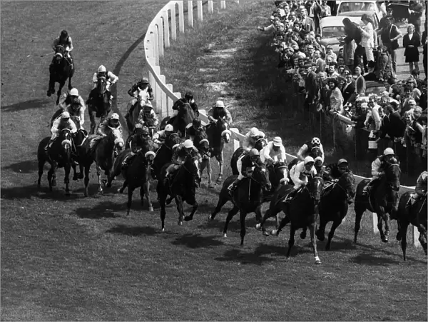 George Moore on Royal Palace wins the Derby, El Mighty leads the field at Tattenham