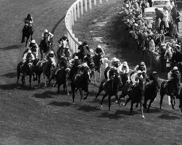 George Moore on Royal Palace wins the Derby, El Mighty leads the field at Tattenham