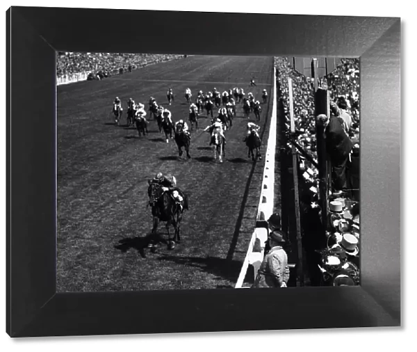 Arctic Prince wins the Epsom Derby from Sybils Nephew 1951