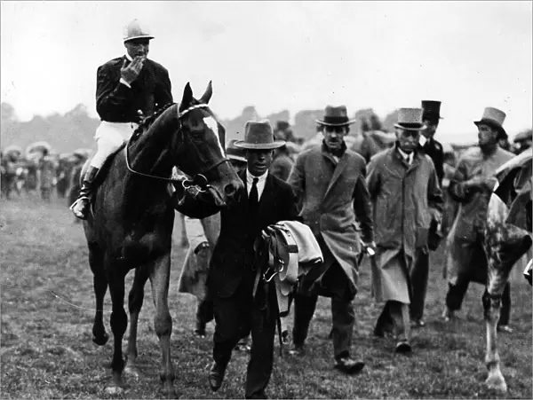 Trigo after winning the Epsom Derby in 1929