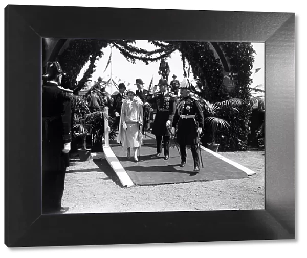 Duke and Duchess of York arrive in Sidney Australia May 1927