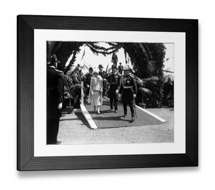 Framed Print : Duke and Duchess of York arrive in Sidney Australia May 1927 Framed Print : Duke and Duchess of York arrive in Sidney Australia May 1927