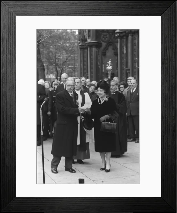 Framed Print : The Queen Mother on Rememberance Day 1966 at Westminster
