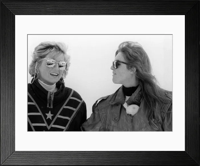Framed Print : Princess Diana and Duchess of York while on a skiing holiday in Klosters, Switzerland Framed Print : Princess Diana and Duchess of York while on a skiing holiday in Klosters, Switzerland