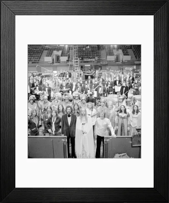 Framed Print : Rick Wakeman and the cast of King Arthur and the Knights of the Round table on ice Framed Print : Rick Wakeman and the cast of King Arthur and the Knights of the Round table on ice