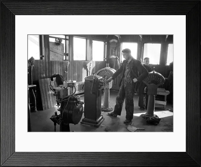 Framed Print : The Control room on board the luxury Ocean liner Queen Mary circa 1938 Framed Print : The Control room on board the luxury Ocean liner Queen Mary circa 1938