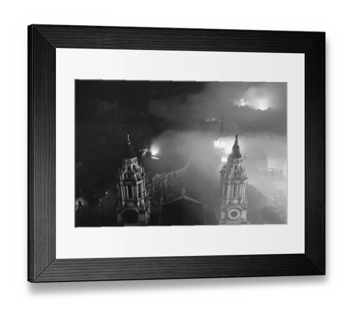 Framed Print : The Great Fire of London December 29th 1940 from the dome of St Pauls Cathedral Framed Print : The Great Fire of London December 29th 1940 from the dome of St Pauls Cathedral