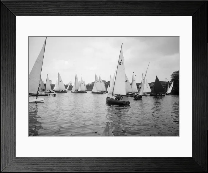 Framed Print : Tamesis Sailing Clubs opening regatta of the season on the Thames at Teddington