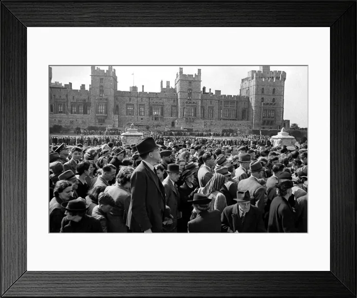 Framed Print : Crowds at Windsor Castle for Princess Elizabeths Birthday April 1946 Framed Print : Crowds at Windsor Castle for Princess Elizabeths Birthday April 1946