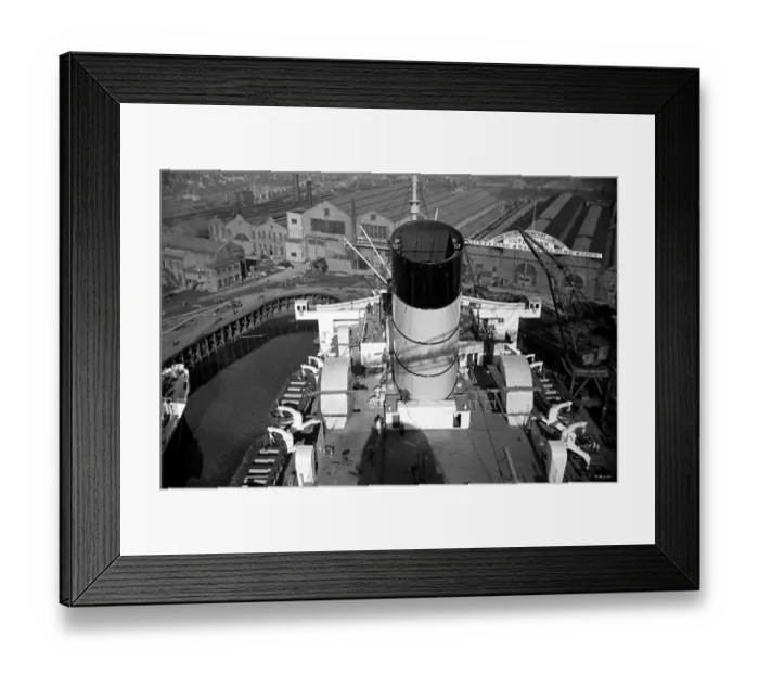 Framed Print : The ocean liner Queen Mary berthed at Clydebank docks circa 1938 Framed Print : The ocean liner Queen Mary berthed at Clydebank docks circa 1938