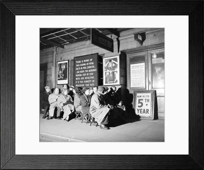 Framed Print : Queue of poeple waiting to see the Mousetrap, now in its 5th year December 1957 Framed Print : Queue of poeple waiting to see the Mousetrap, now in its 5th year December 1957
