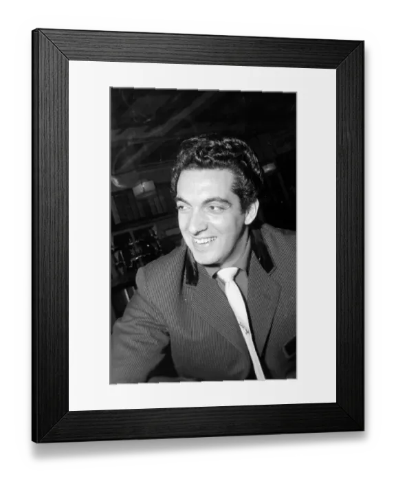 Framed Print : British crooner Frankie Vaughan January 1957 Framed Print : British crooner Frankie Vaughan January 1957
