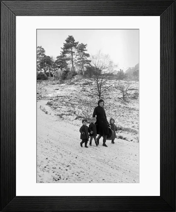 Framed Print : A winters scene on Lake Windermere in the Lake District Janaury 1946
