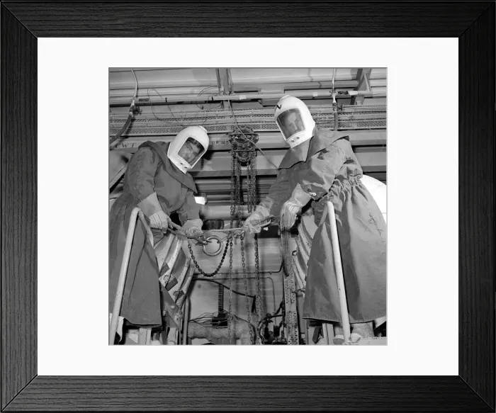 Framed Print : Workers wearing protective clothing at Dounreay Atomic Reactor near Thurso Framed Print : Workers wearing protective clothing at Dounreay Atomic Reactor near Thurso