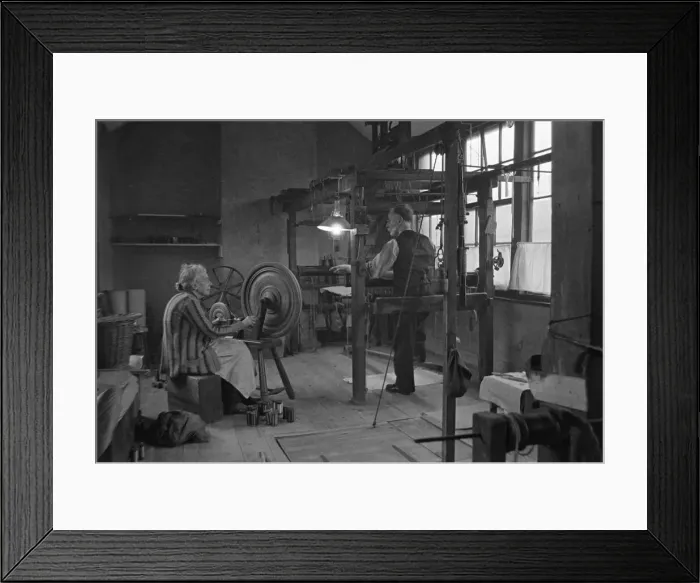 Framed Print : Lancashire weavers seen here spinning and weaving in their workshop in Northern England Framed Print : Lancashire weavers seen here spinning and weaving in their workshop in Northern England