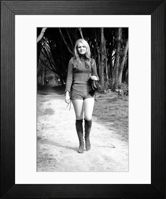 Framed Print : Tonia Kinchin, 20 of Worthing, Sussex is a product demonstrator March 1971 Framed Print : Tonia Kinchin, 20 of Worthing, Sussex is a product demonstrator March 1971