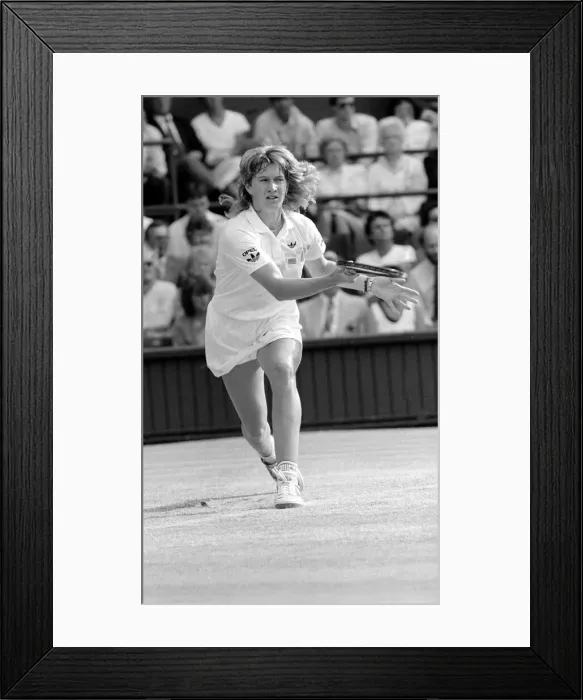Framed Print : Wimbledon tennis 1987-9th day Stefi Graf v Gabriella Sabatini 1980s Framed Print : Wimbledon tennis 1987-9th day Stefi Graf v Gabriella Sabatini 1980s