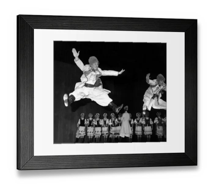 Framed Print : A dress rehearsal was held at the London Palladium for the Royal Command Variety
