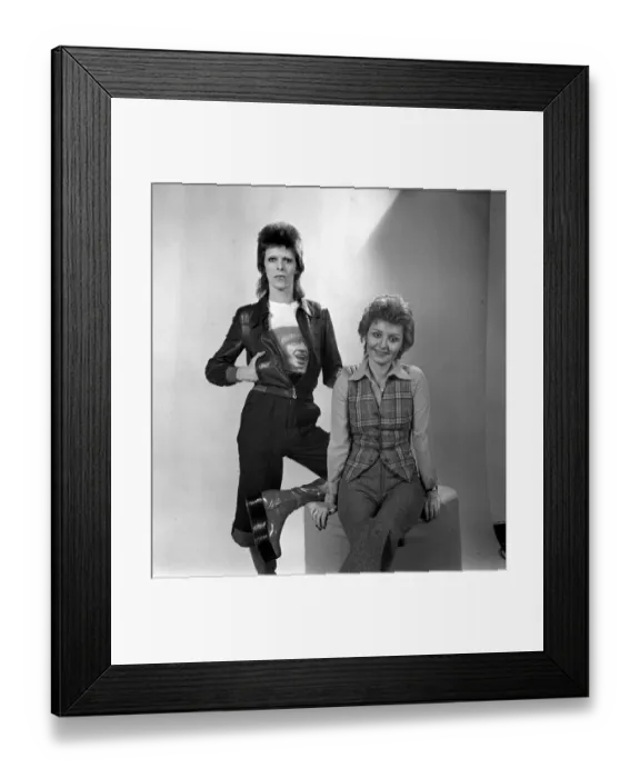 Framed Print : David Bowie and Lulu - December 1973 studio shot