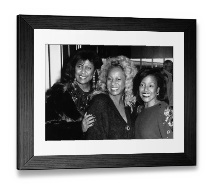 Framed Print : The Supremes 27th of November 1989 the girl pop band at London Airport leaving for Los Framed Print : The Supremes 27th of November 1989 the girl pop band at London Airport leaving for Los