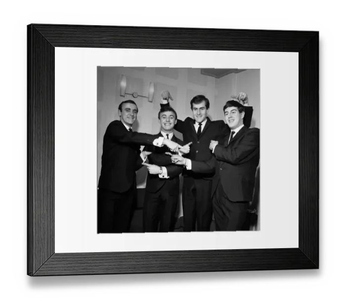Framed Print : Gerry and the Pacemakers, who on their way from Hanley in Staffordshire to Ipswich to Framed Print : Gerry and the Pacemakers, who on their way from Hanley in Staffordshire to Ipswich to