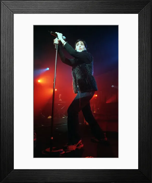 Framed Print : Natalie Imbruglia at Glasgow Barrowlands November 1998 Framed Print : Natalie Imbruglia at Glasgow Barrowlands November 1998