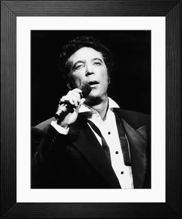 Framed Print : Tom Jones the singer, 8th June 1987 Framed Print : Tom Jones the singer, 8th June 1987