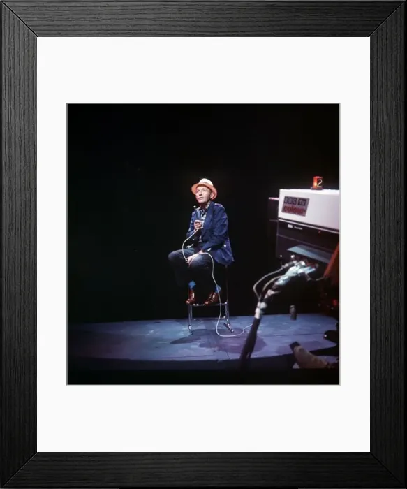  : Bing Crosby on stage singing msi