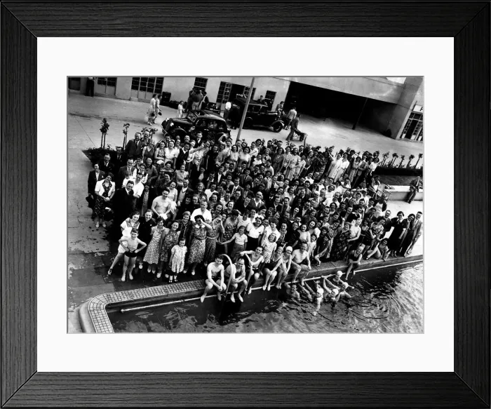Framed Print : A crowd at Butlins Holiday camp Y2K Circa 1948