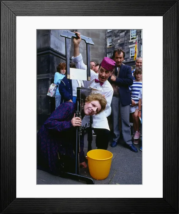 Framed Print : Edinburgh Festival August 1988 Gerry Connolly as Margaret Thatcher being beheaded