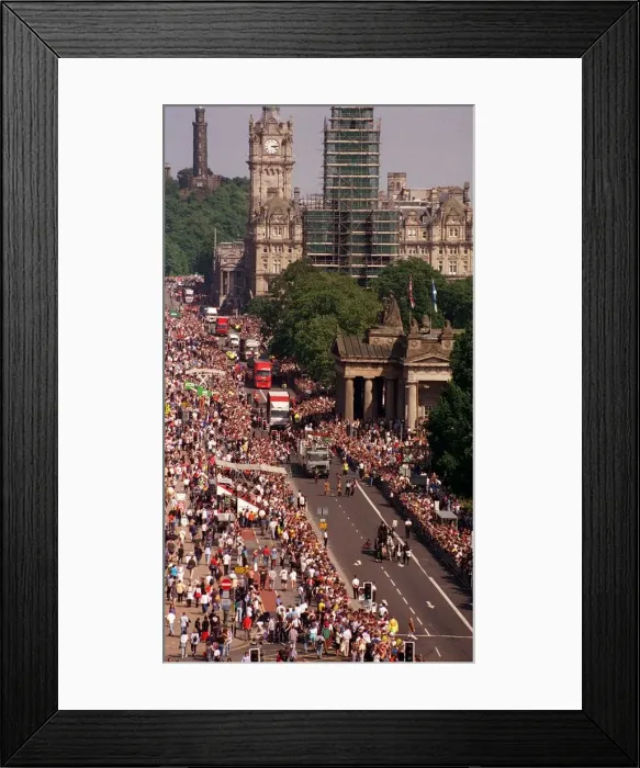 Framed Print : The Festival Parade marches down Princes Street August 1998 Framed Print : The Festival Parade marches down Princes Street August 1998