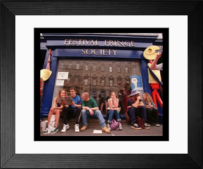 Framed Print : Edinburgh Festival goers in Edinburgh August 1998
