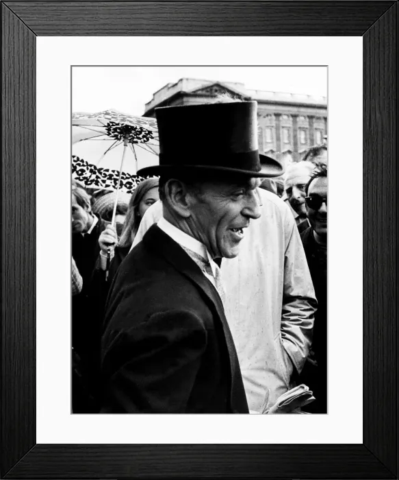 Framed Print : Fred Astaire - July 1968 outside Buckingham Palace - during the final scene of