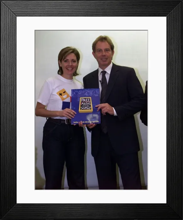 Framed Print : Tony Blair MP and Carol Vorderman Sept 1999 at Southfields School Luton to launch Framed Print : Tony Blair MP and Carol Vorderman Sept 1999 at Southfields School Luton to launch