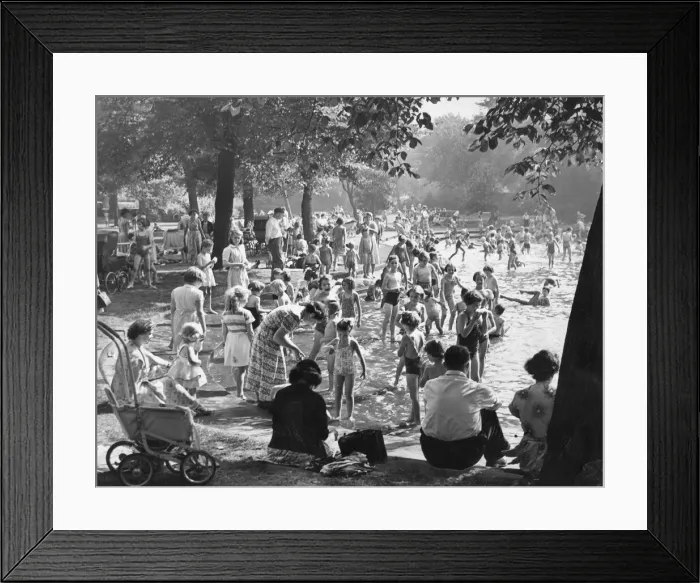 Framed Print : Families enjoying the summer weather in Brandling Park in Newcastle - paddling in Framed Print : Families enjoying the summer weather in Brandling Park in Newcastle - paddling in