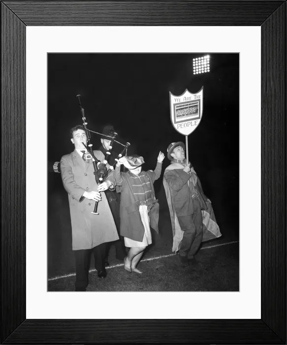 Framed Print : Tottenham Hotspur v Glasgow Rangers European Cup 1962 Glasgow Rangers Fans