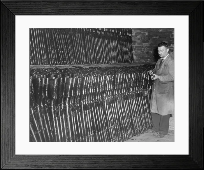Framed Print : Gun Quarter - Birmingham 7 / 11 / 1958 Some of the thousands of SMLE Framed Print : Gun Quarter - Birmingham 7 / 11 / 1958 Some of the thousands of SMLE