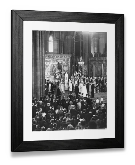 Framed Print : Princess Elizabeth (Queen Elizabeth II) marries the Duke of Edinburgh 20 November 1947
