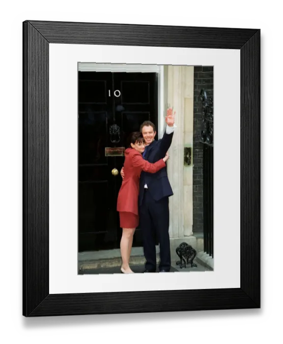 Framed Print : Tony Blair with wife Cherie at No 10 after election May 1997 after Labour Party won