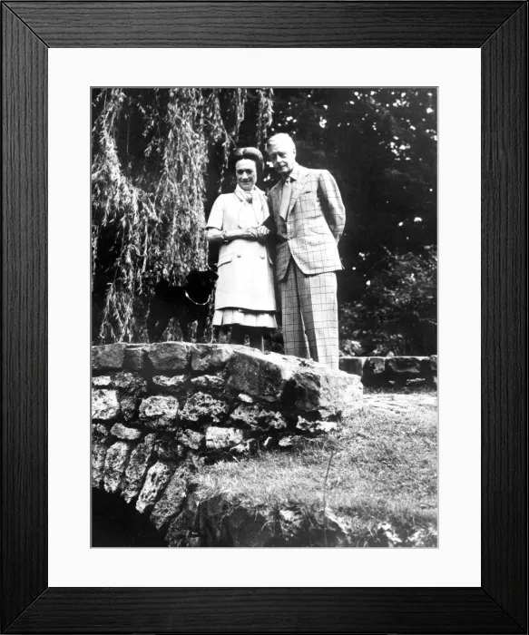 Framed Print : The Duke and Duchess of Windsor at their home, Le Moulin De La Tuileries, near Paris