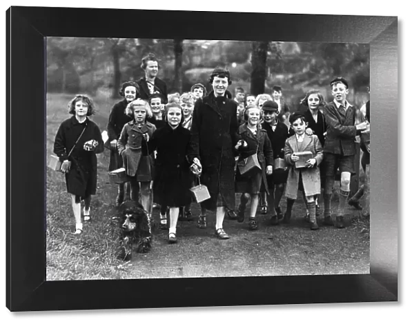 World War Two - Evacuation of children This happy study of evacuees from Heaton