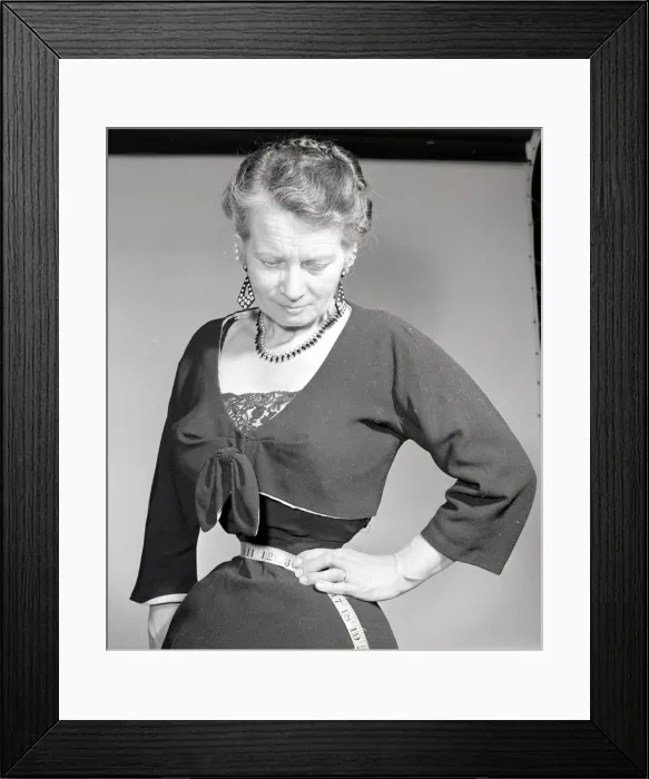 Framed Print : Mrs Grainger and her amazing 13 waist Circa 1960 Framed Print : Mrs Grainger and her amazing 13 waist Circa 1960